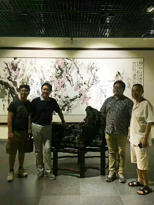 著名演员唐国强先生参观刘子尧艺术馆