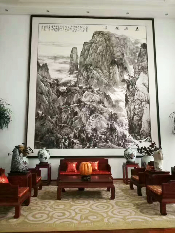 刘子尧创作巨幅山水《泰岳雄姿》