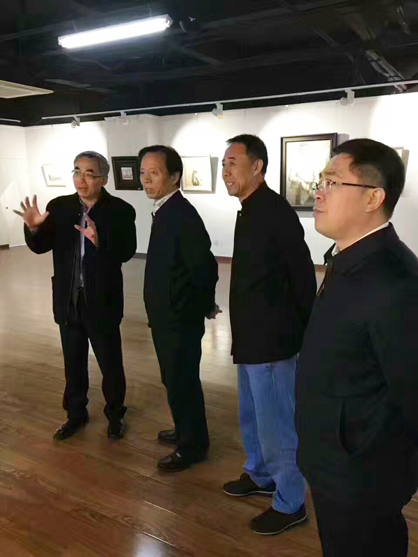原文化部副部长王文章一行参观刘子尧艺术馆