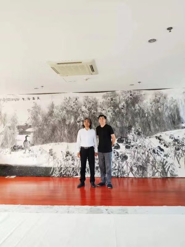 中国美术馆馆长吴为山参观刘子尧国画创作现场
